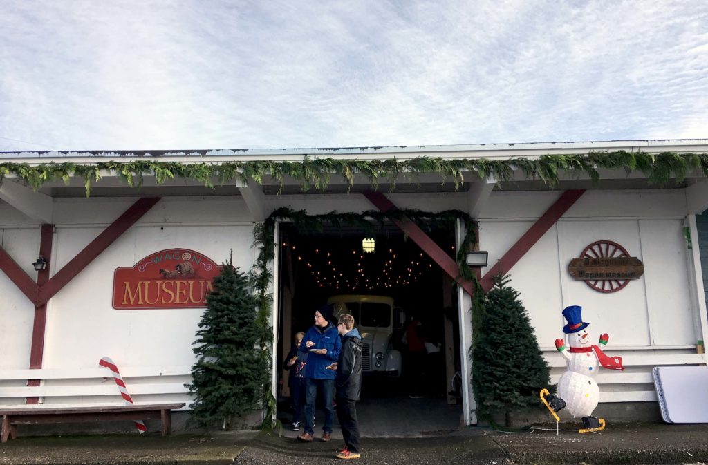 christmas-in-dairyville-wagon-museum